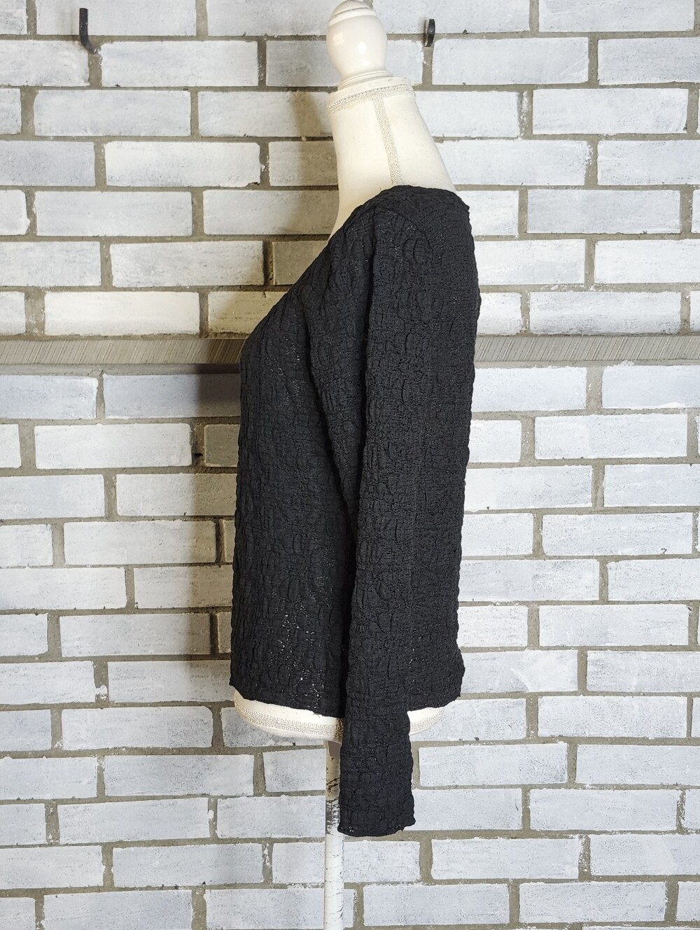 • Lucky Brand Women's Long Sleeve Floral Lace Sheer Blouse Size Large Black - Picture 3 of 12